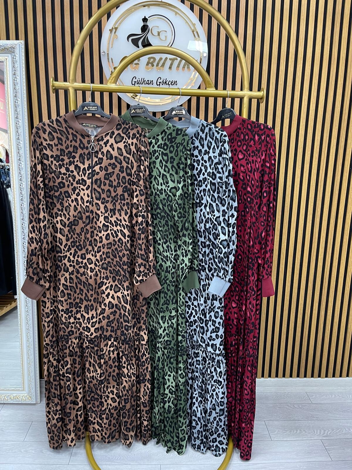 Ayşe Akay Leoparlı Desenli Elbise