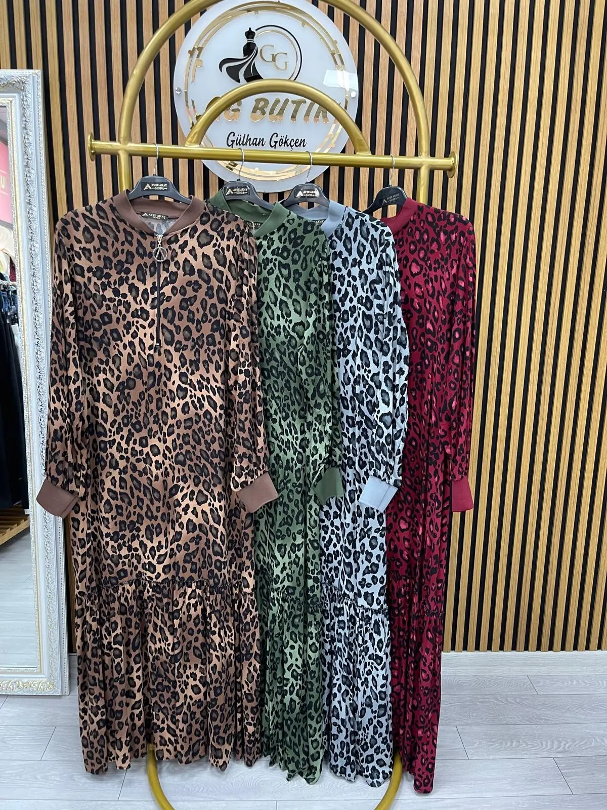 Ayşe Akay Leoparlı Desenli Elbise
