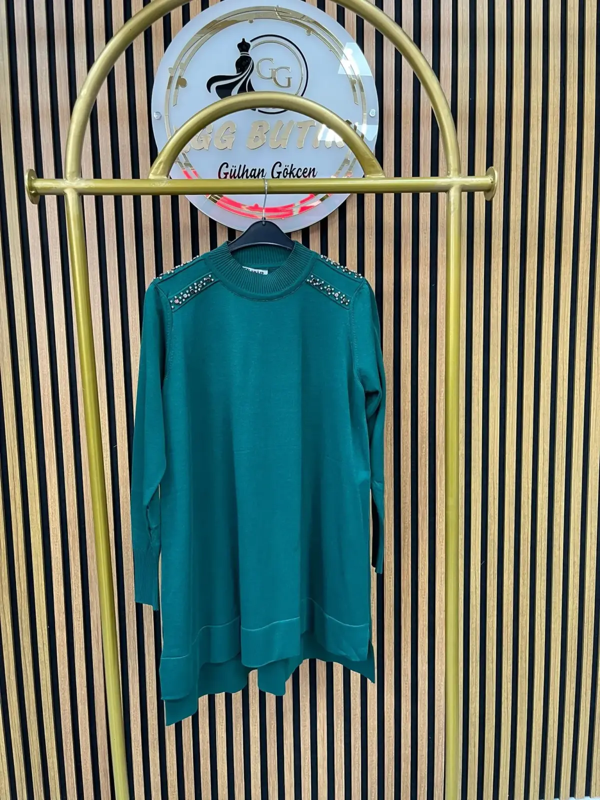 3716 Omzu Taşlı Merserize Tunik