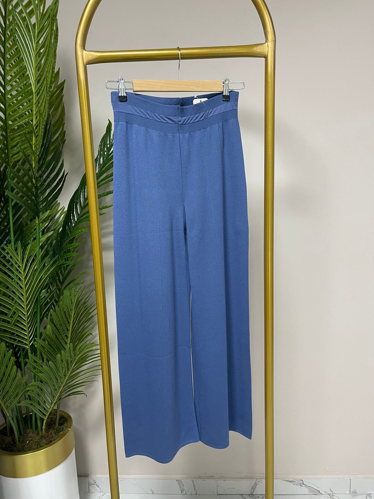 c8d7d1a4-7b9a-40ec-a27a-0f445c72e8bf