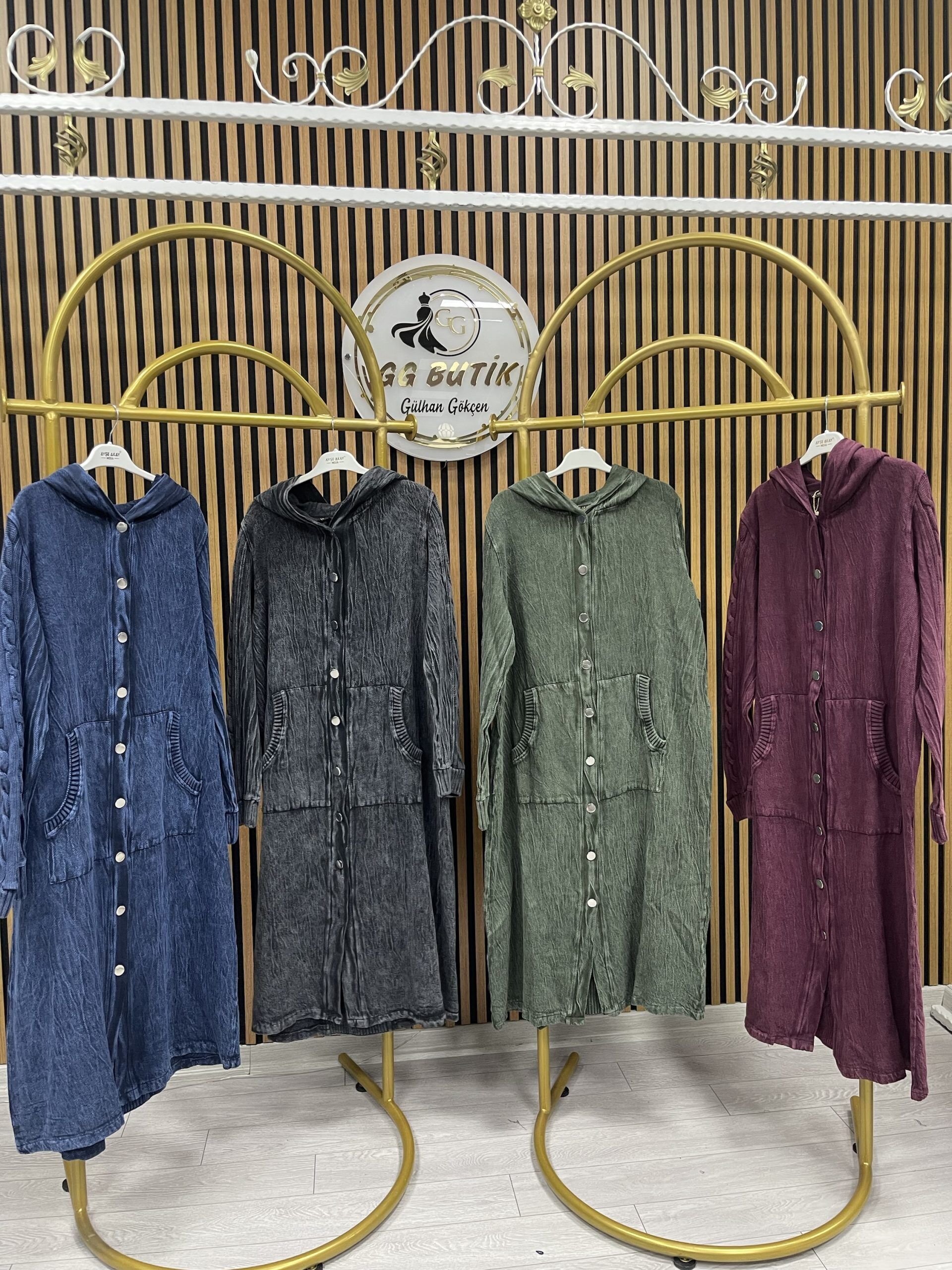 Ayşe Akay Arkası Örgü Detay Kap