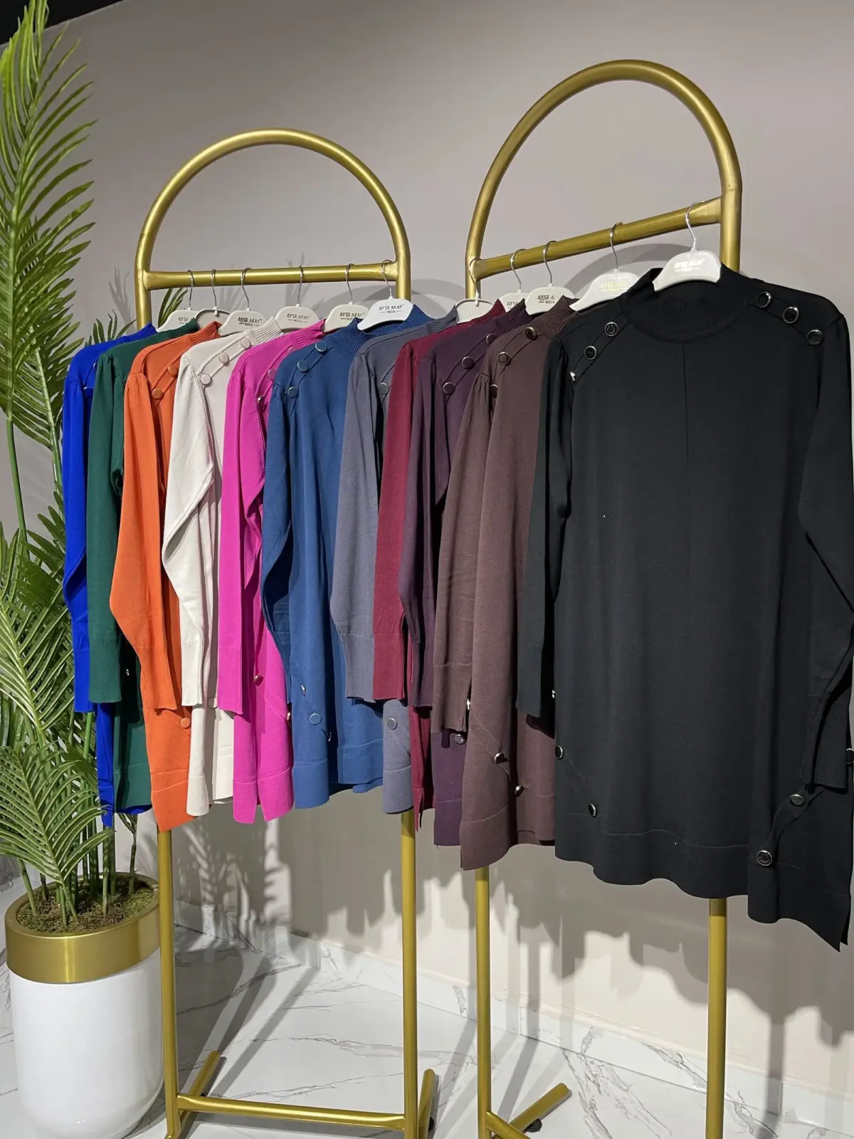 5111  Omzu ve Yanları Düğmeli Model