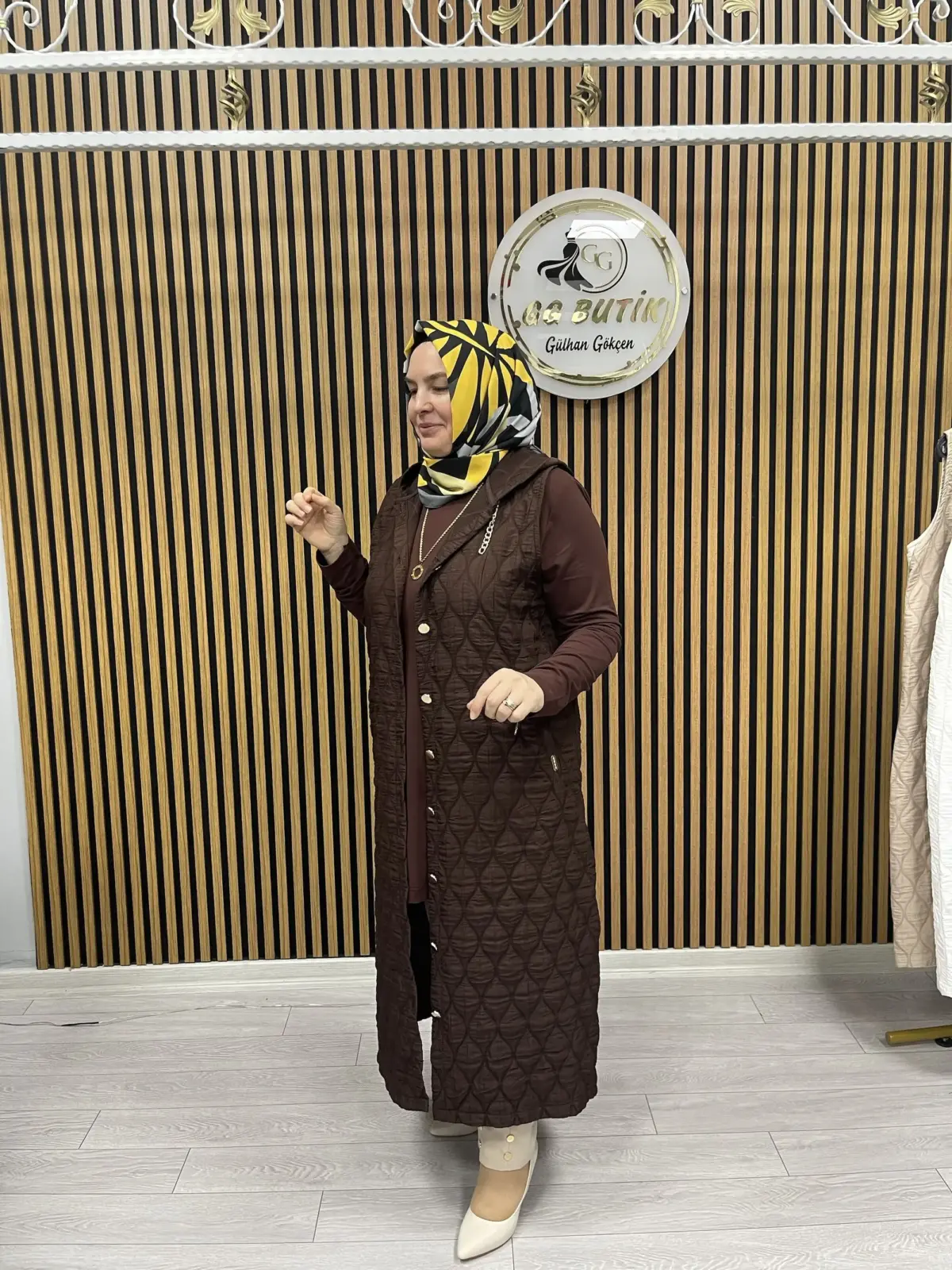 Ayşe Akay Kapüşon Kapitone Yelek