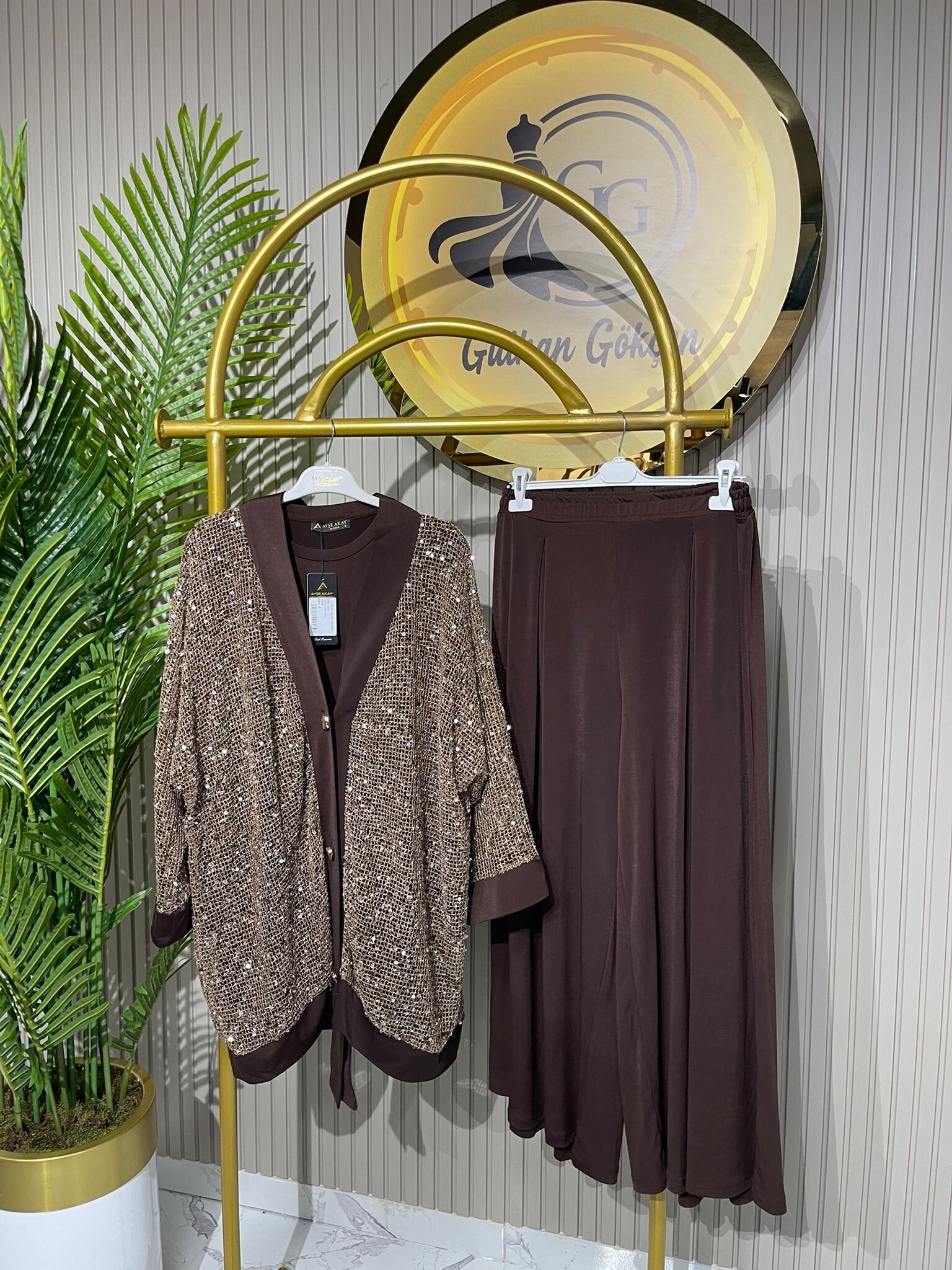 Ayşe Akay Pullu Üçlü Takım