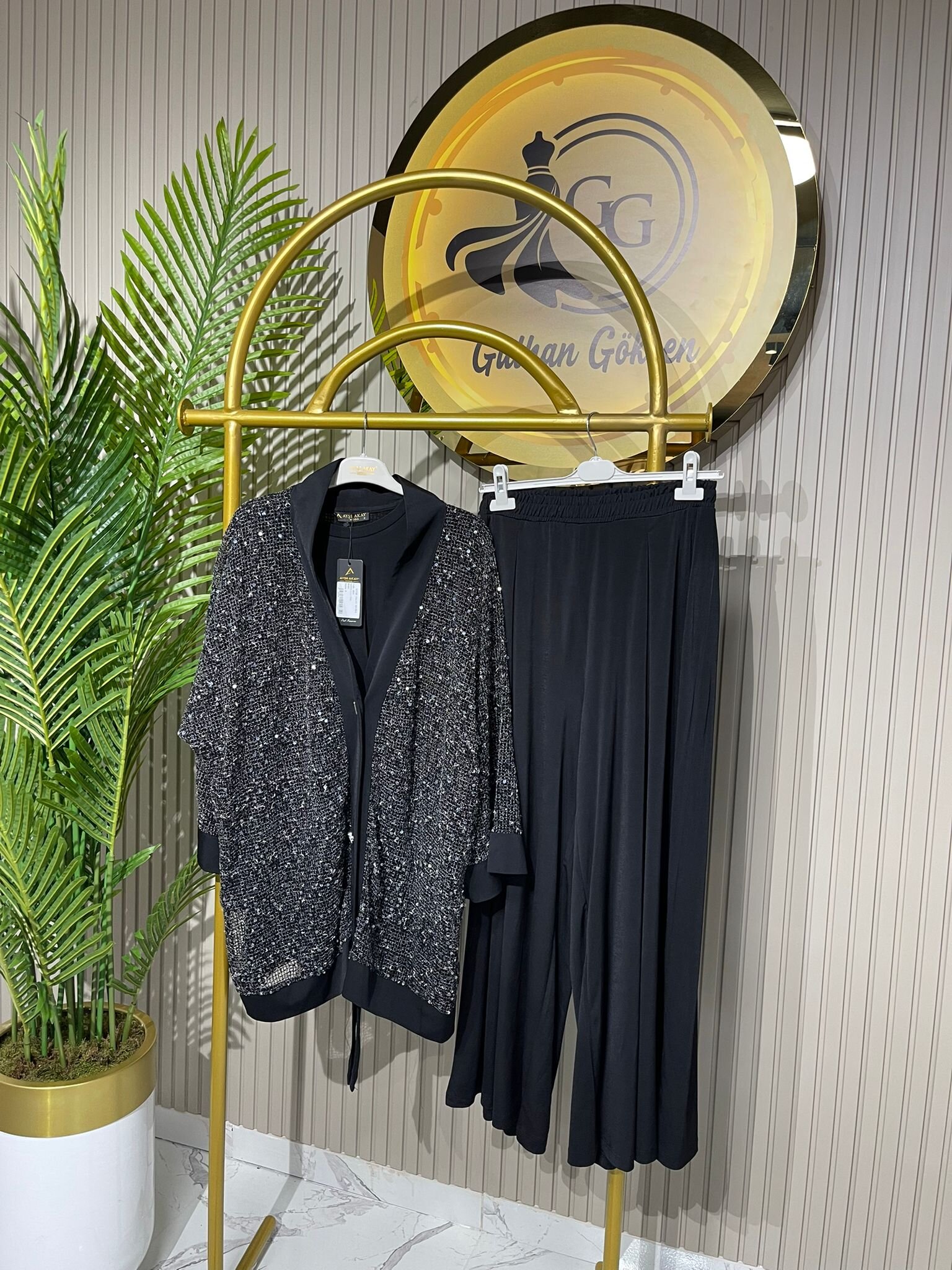 Ayşe Akay Pullu Üçlü Takım