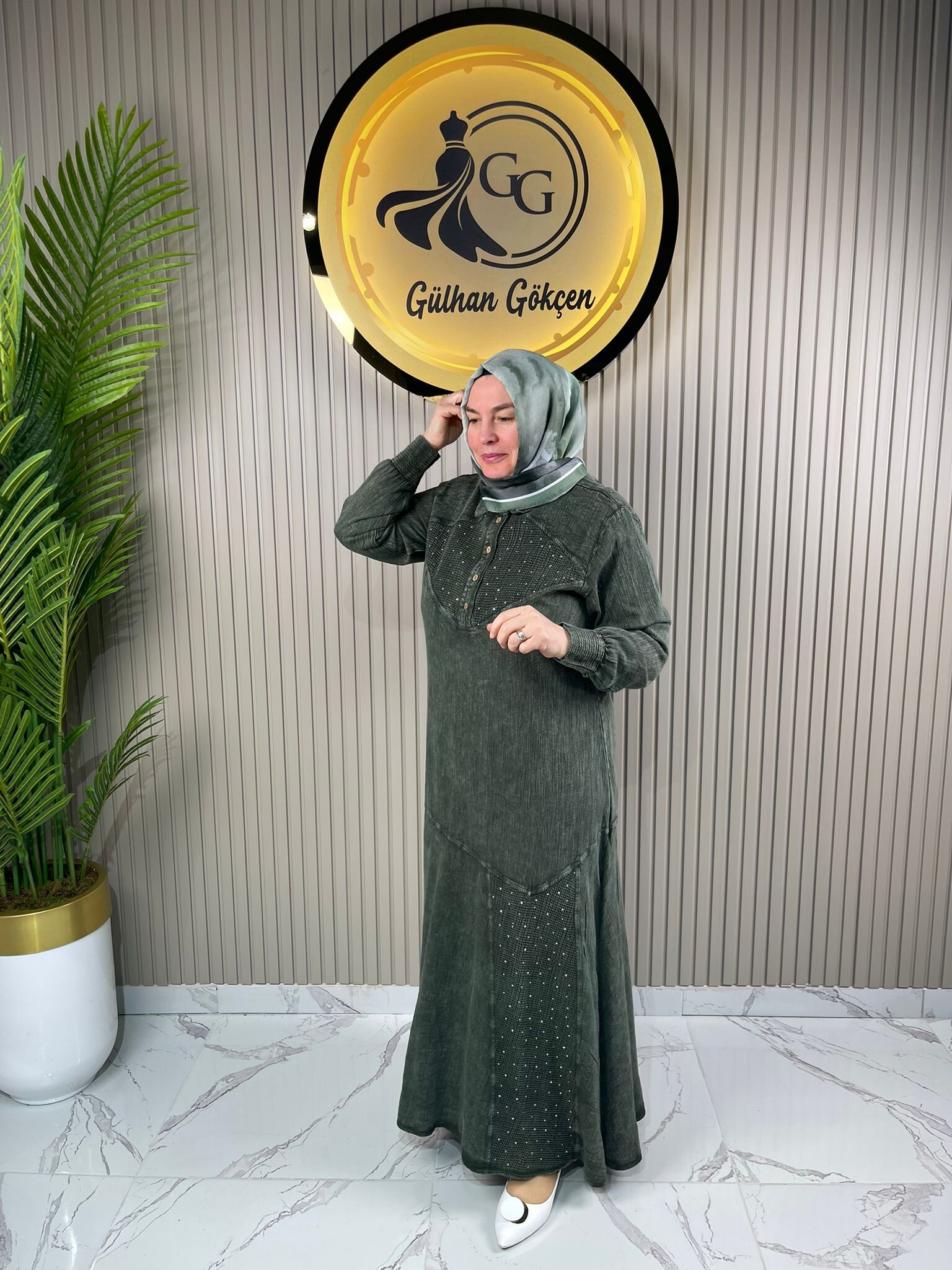 Ayşe Akay Tensel Yakalı Elbise