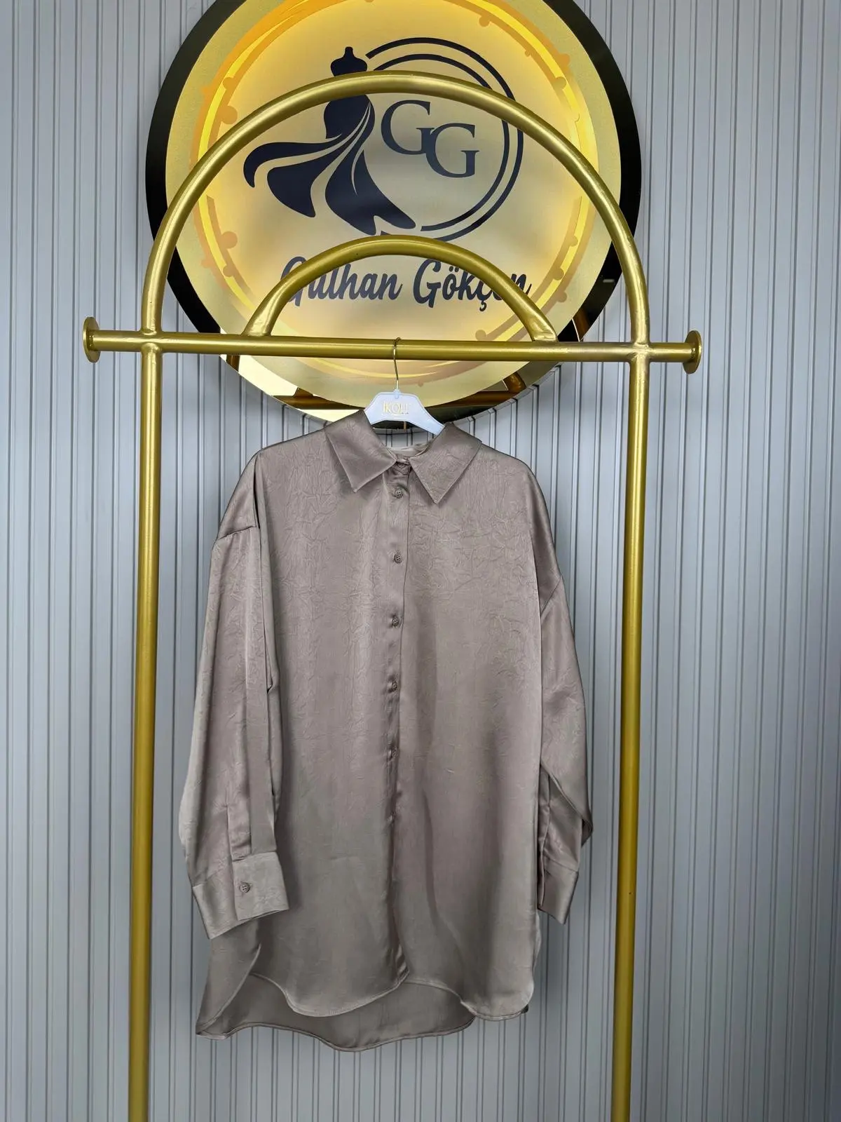 Kraşlı Saten İkoll Gömlek